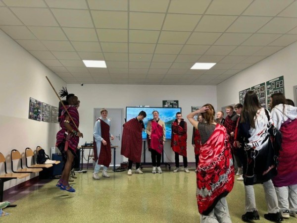 643750267_1344937720773665_8994070697894684760_n